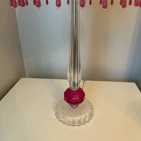 Beautiful girls 21 inch Nightstand Lamp! - Picture 4 of 5